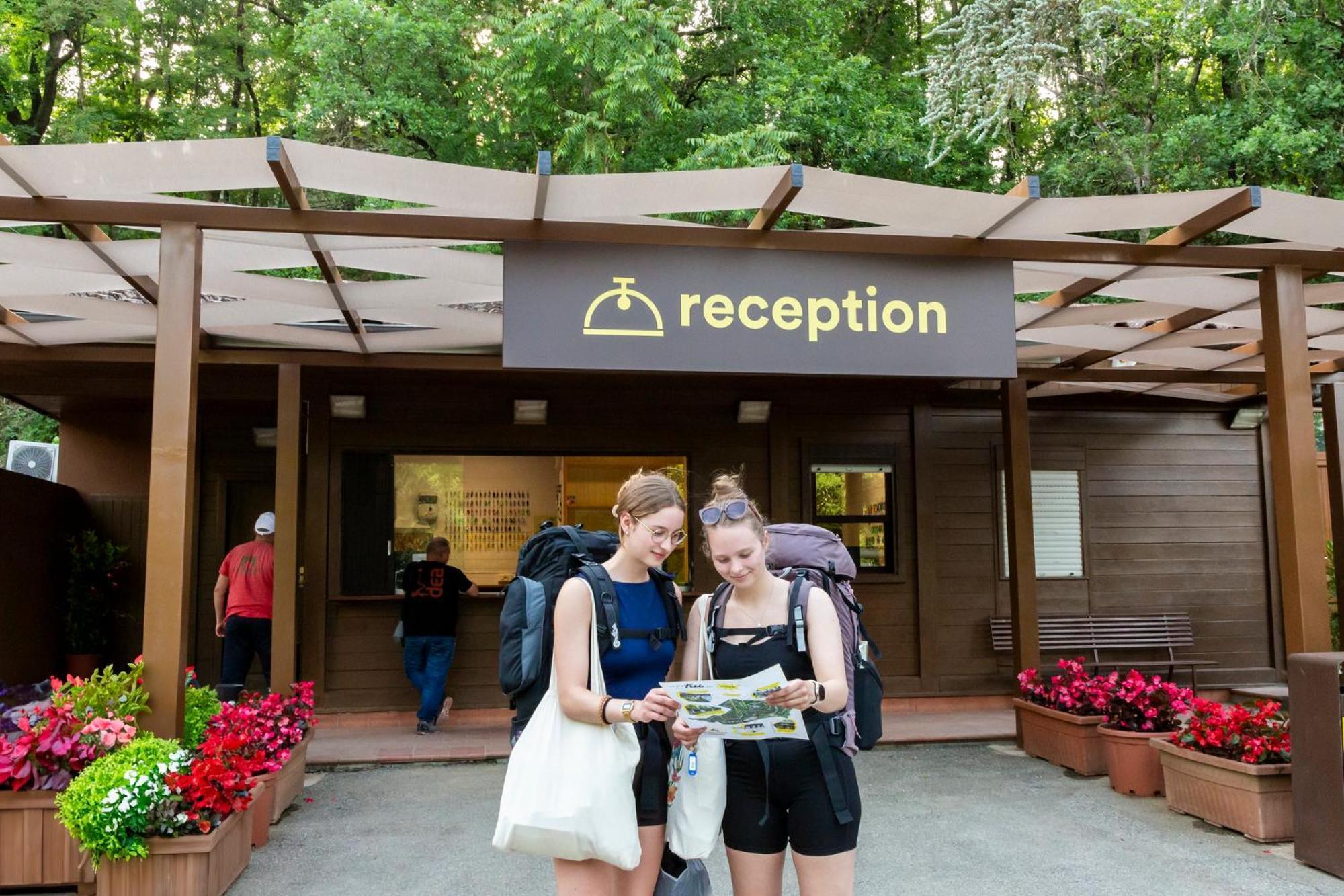 Hu Firenze Certosa Camping In Town Impruneta Exterior foto